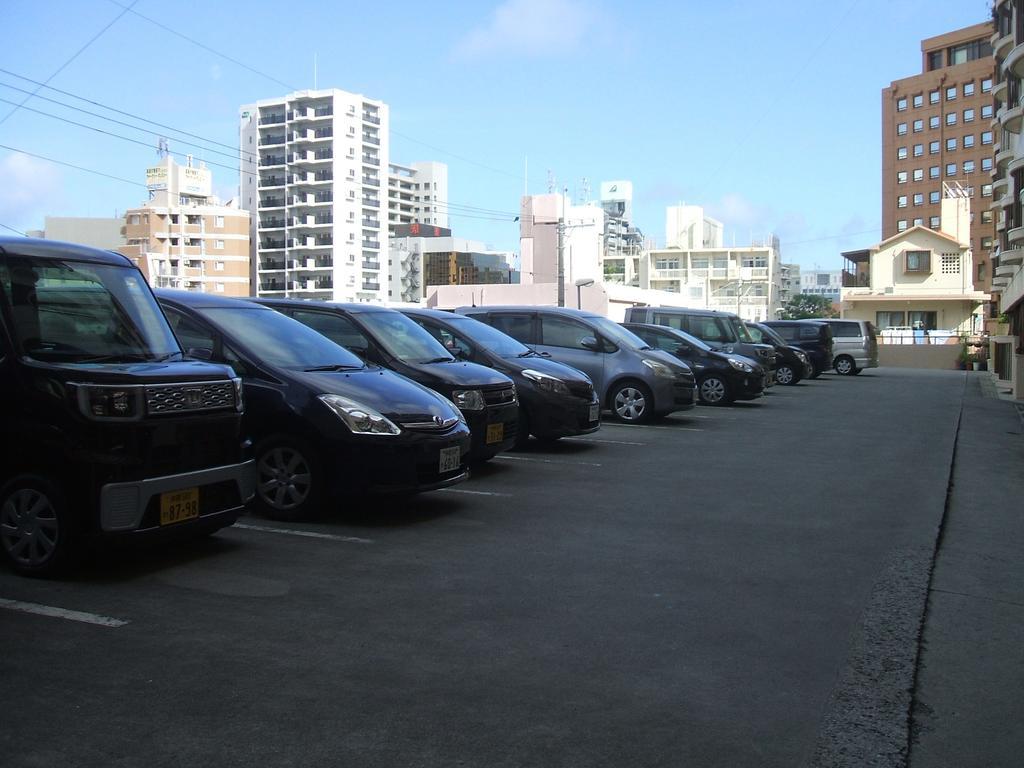 Ferienwohnung Weekly Harbourview Mansion Main Building Naha Exterior foto